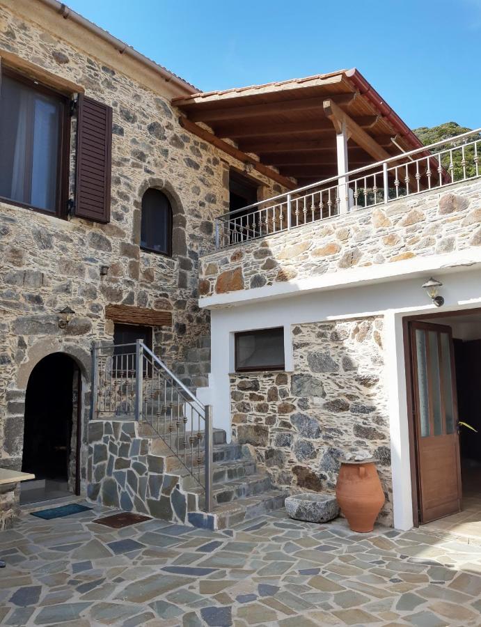 Grandma Agatha & Virginia'S Stonehouse Apartment Kefalion Bagian luar foto