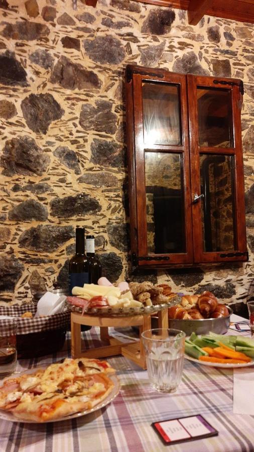 Grandma Agatha & Virginia'S Stonehouse Apartment Kefalion Bagian luar foto