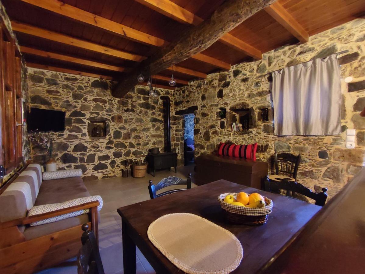 Grandma Agatha & Virginia'S Stonehouse Apartment Kefalion Bagian luar foto