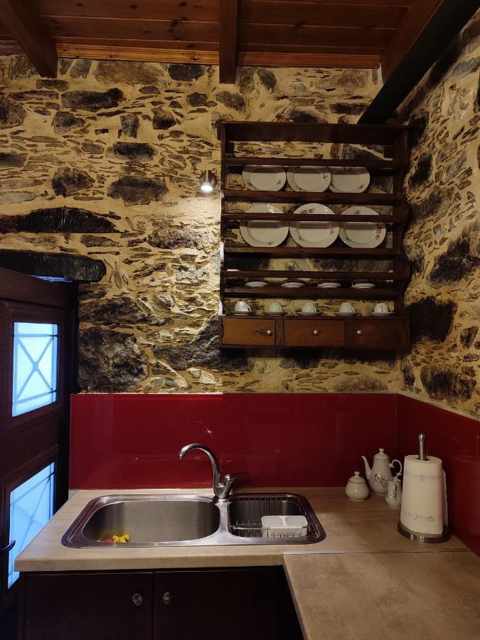 Grandma Agatha & Virginia'S Stonehouse Apartment Kefalion Bagian luar foto