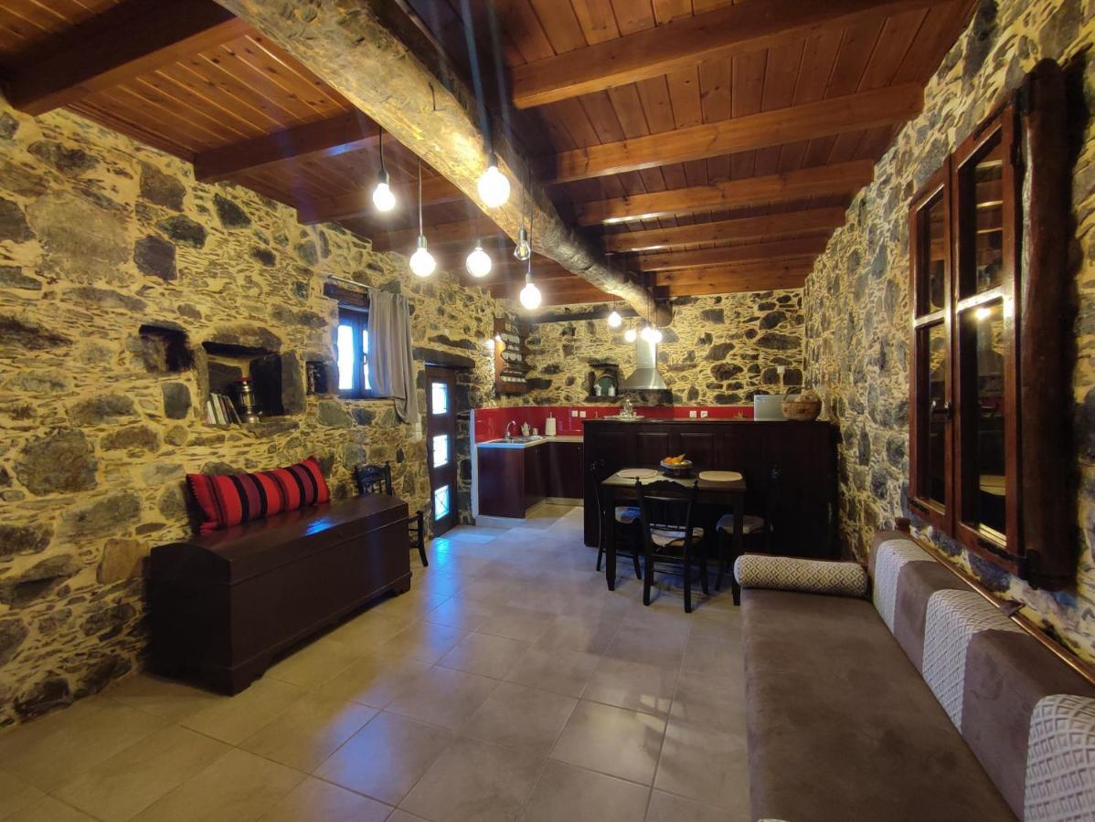 Grandma Agatha & Virginia'S Stonehouse Apartment Kefalion Bagian luar foto
